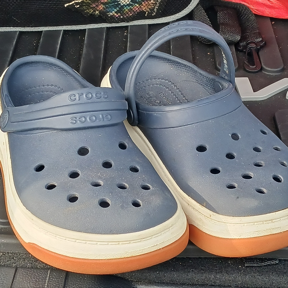 Crocs - Picture 3 of 4